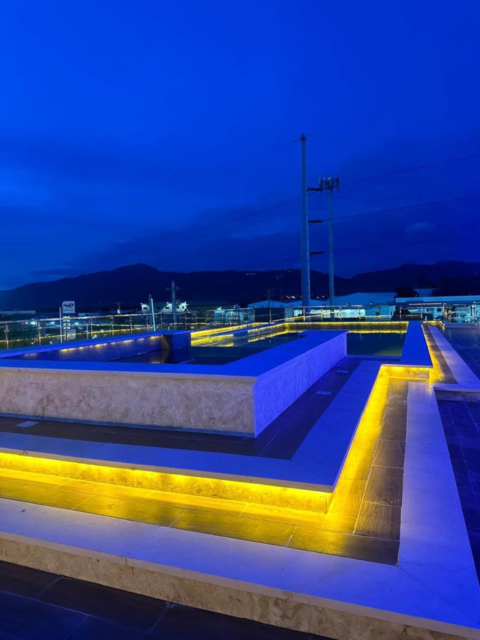 Lovera Hotel Сантьяго-де-лос-Кабальерос Экстерьер фото