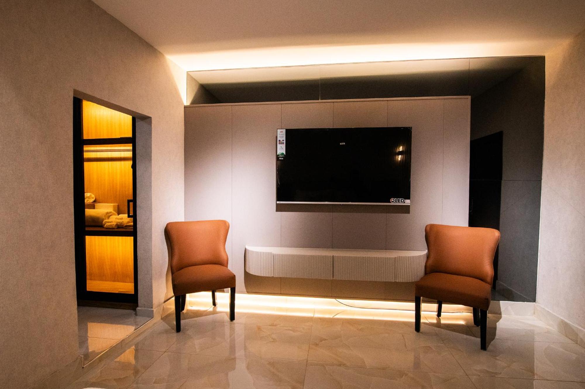 Lovera Hotel Сантьяго-де-лос-Кабальерос Экстерьер фото